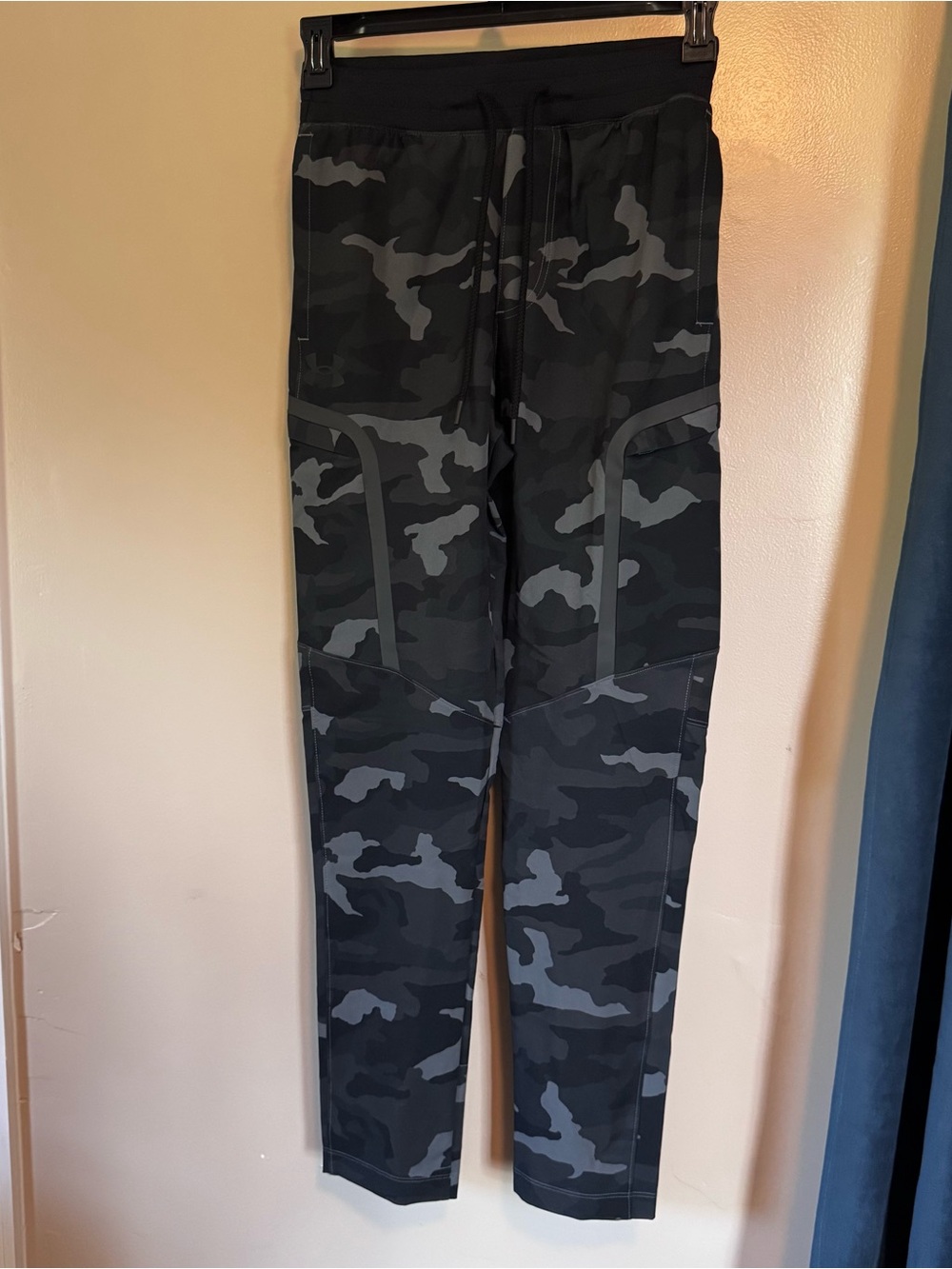Under Armour Black & Gray Camo Cargo Pants